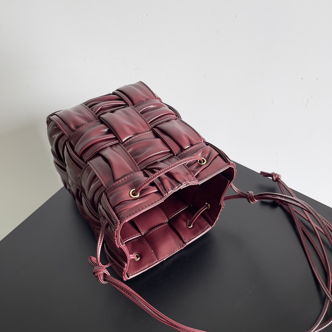 Bottega Veneta Mini Bucket-18*14*14CM Bottega Veneta Mini Bucket-18*14*14CM