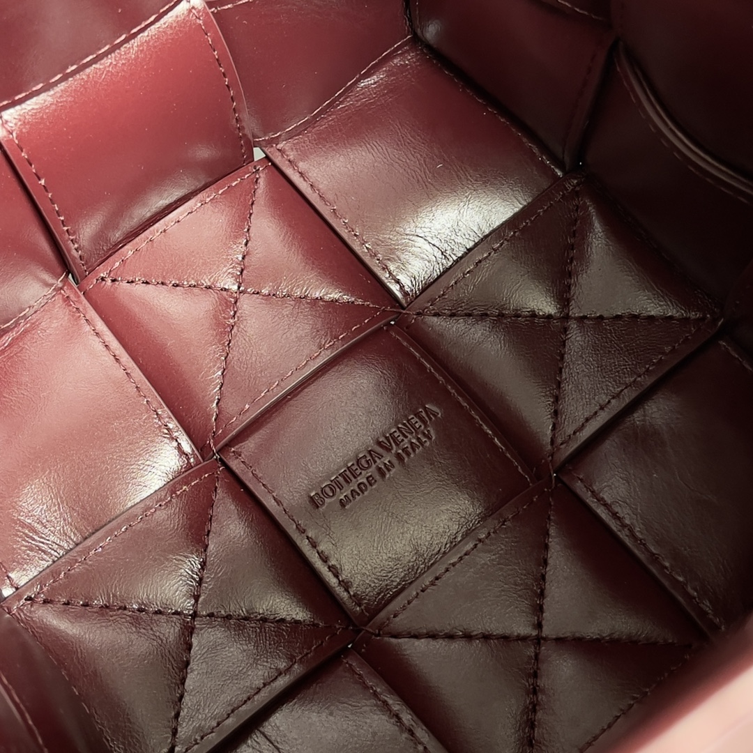Bottega Veneta Mini Bucket-18*14*14CM Bottega Veneta Mini Bucket-18*14*14CM