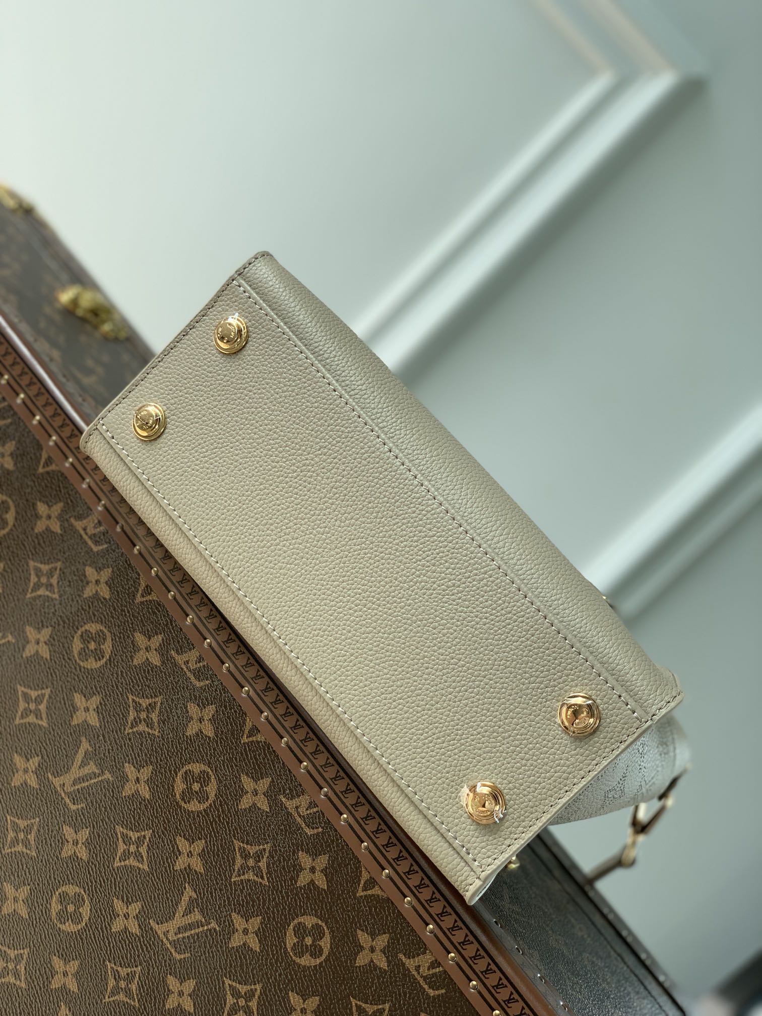 Louis Vuitton On My Side Tote Bag-25*20*12CM