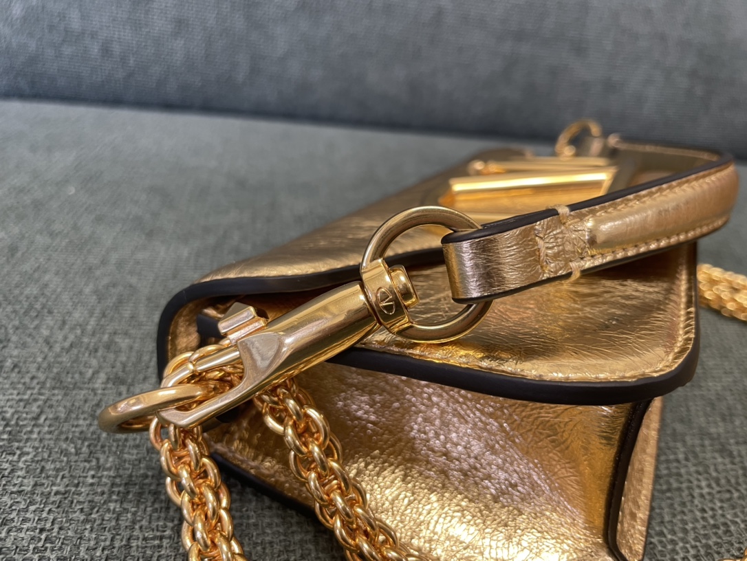 Valentino Garavani Mini Loc-20x 11x5CM
