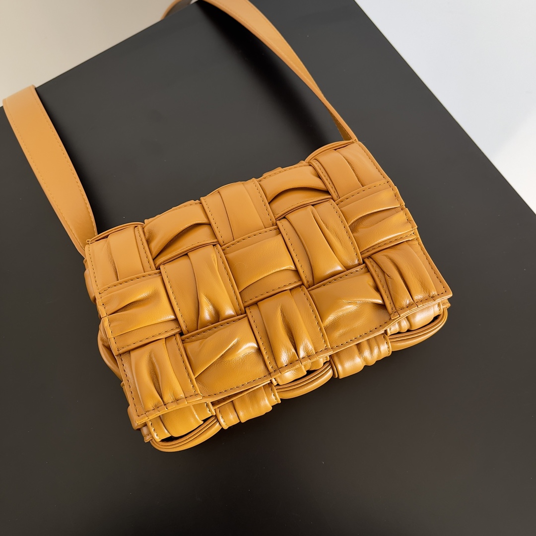 Bottega Veneta Cassette Bag-19*4*12CM Bottega Veneta Cassette Bag-19*4*12CM