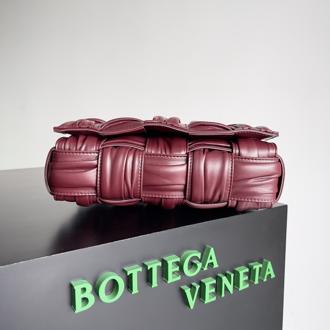 Bottega Veneta Cassette Bag-19*4*12CM