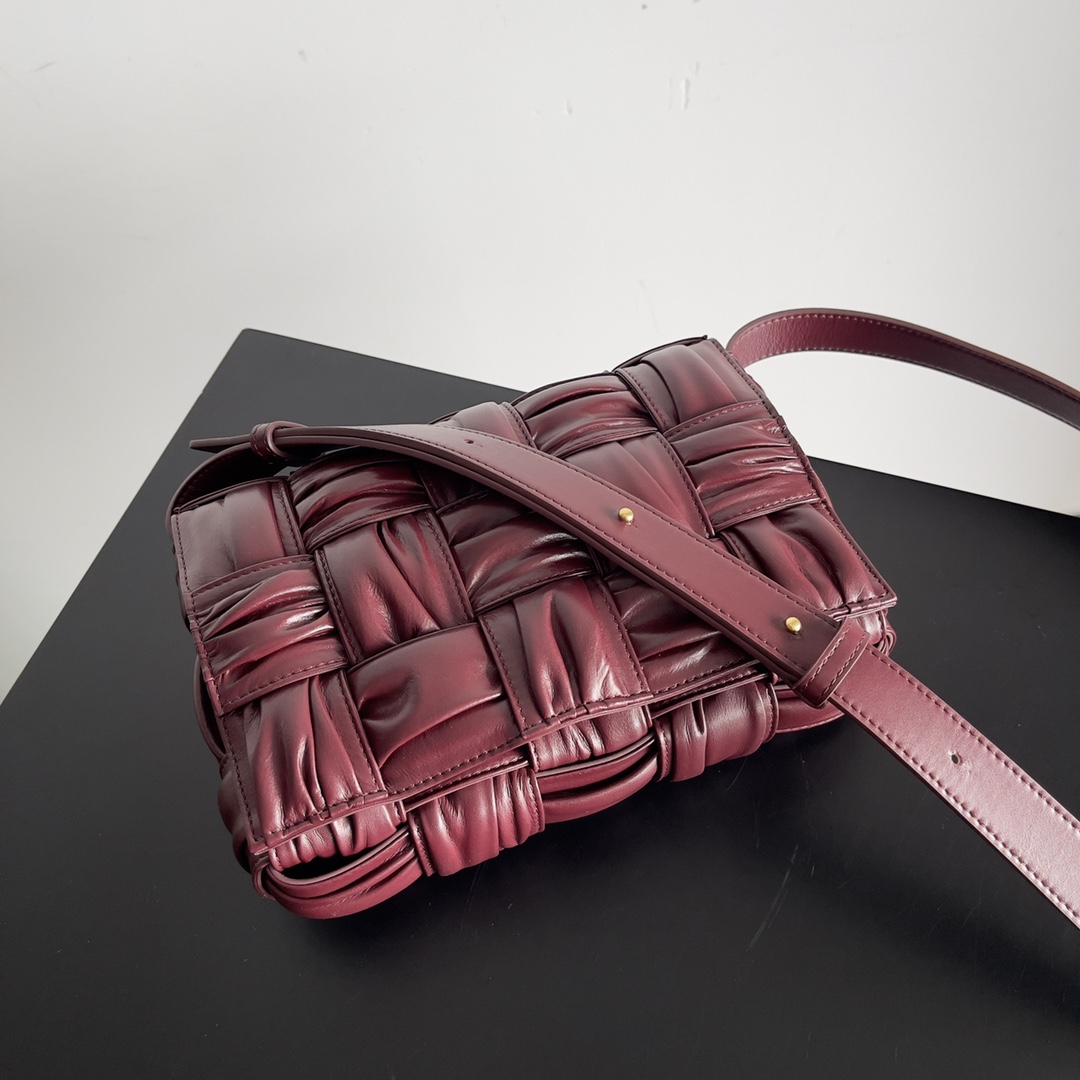 Bottega Veneta Cassette Bag-19*4*12CM