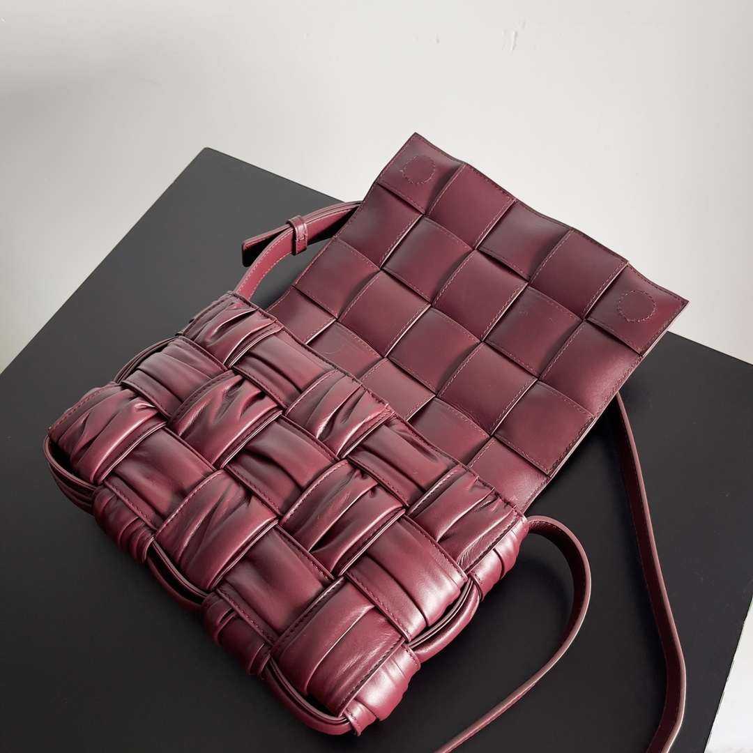 Bottega Veneta Cassette Bag-19*4*12CM