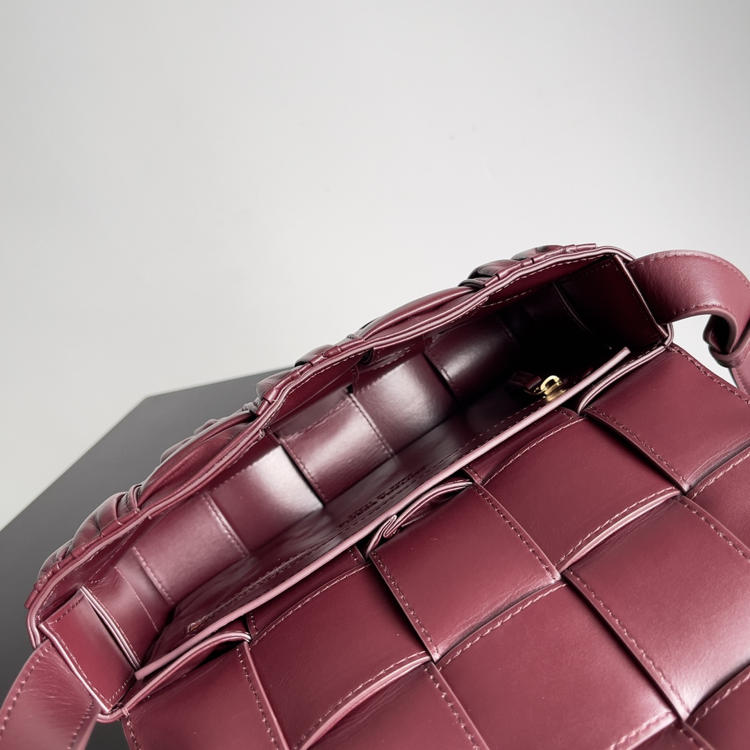 Bottega Veneta Cassette Bag-19*4*12CM