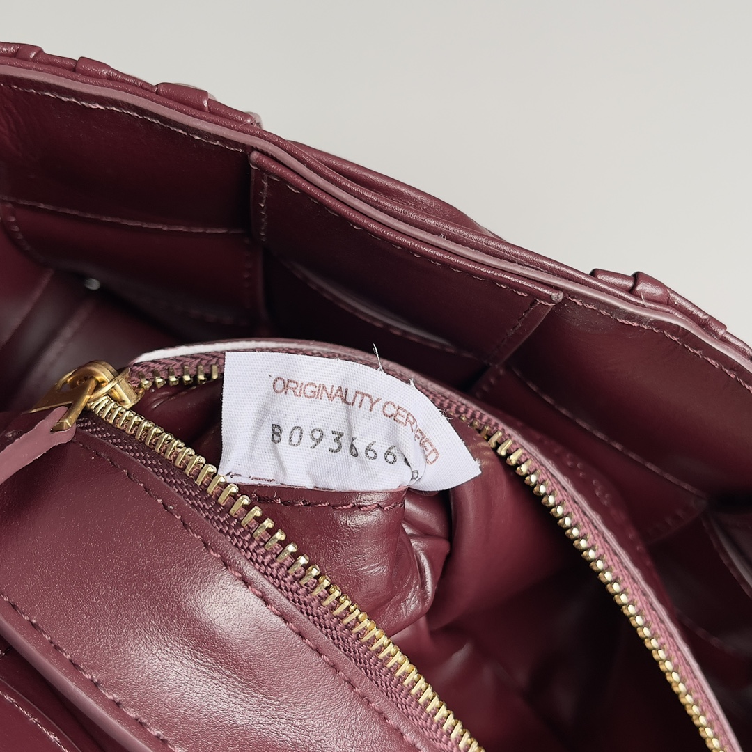 Bottega Veneta Cassette Bag-19*4*12CM