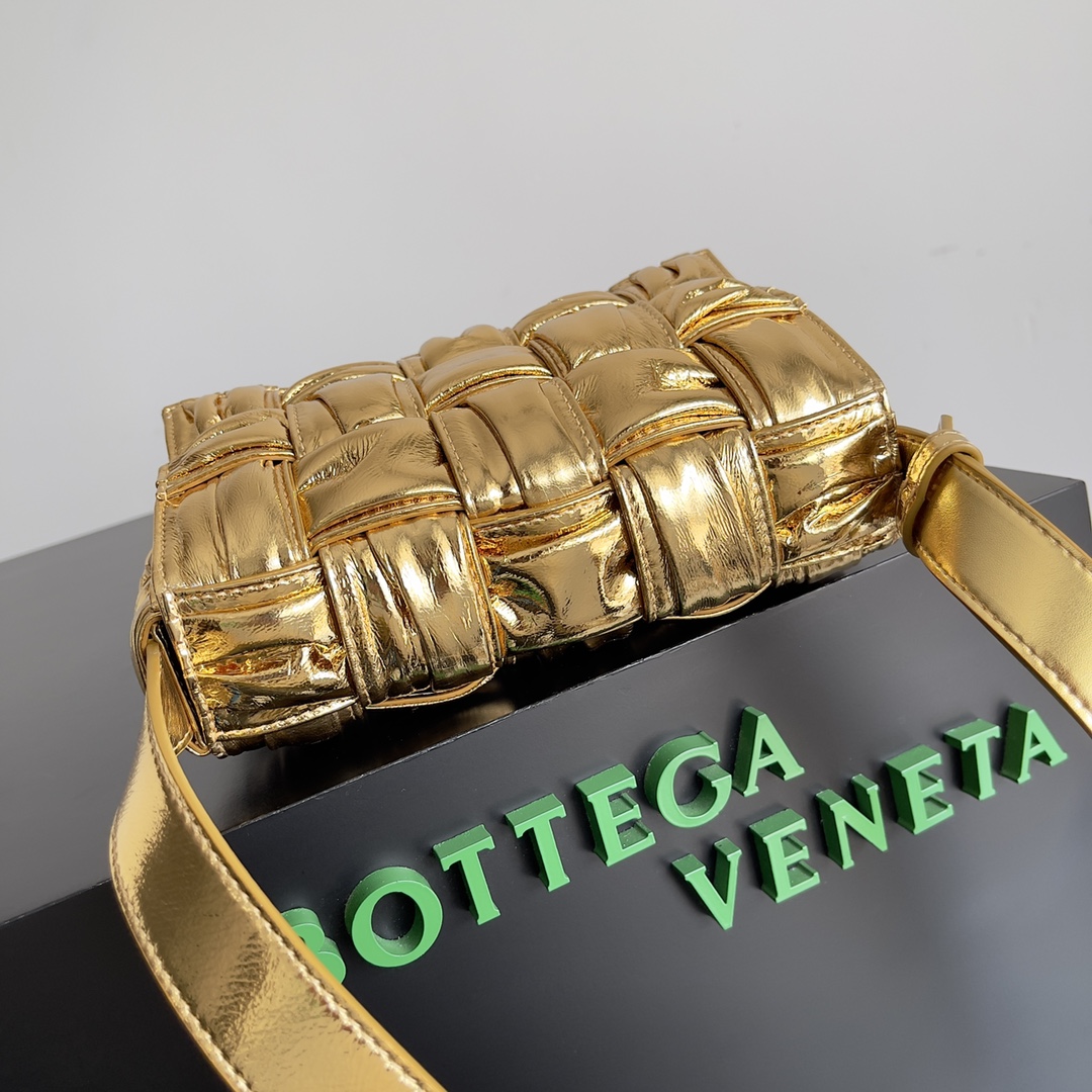 Bottega Veneta Cassette Bag-19*4*12CM