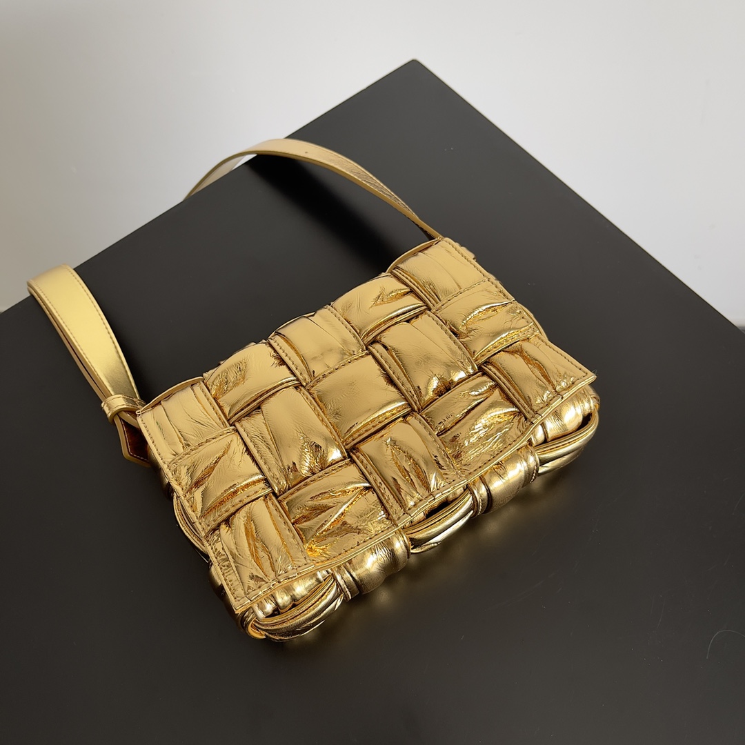 Bottega Veneta Cassette Bag-19*4*12CM