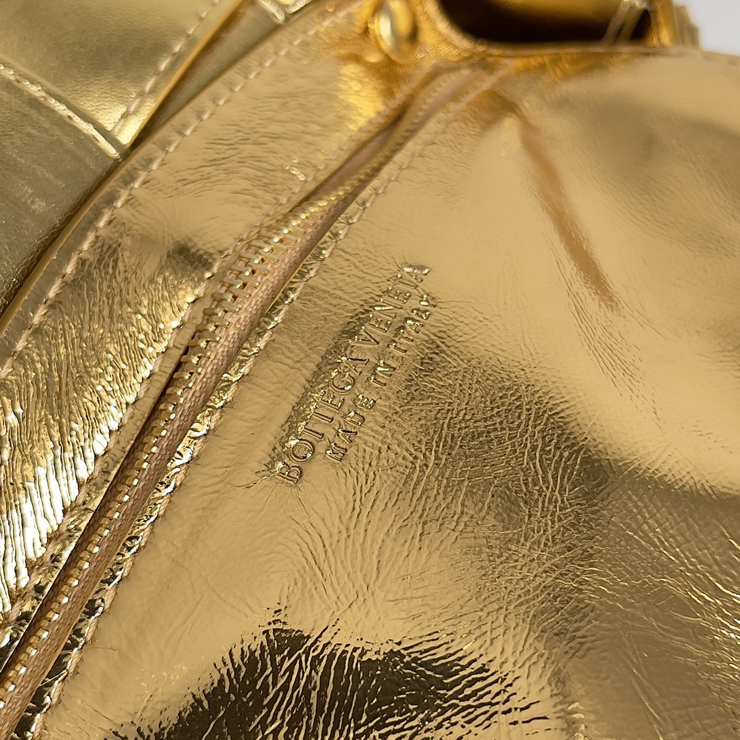 Bottega Veneta Cassette Bag-19*4*12CM