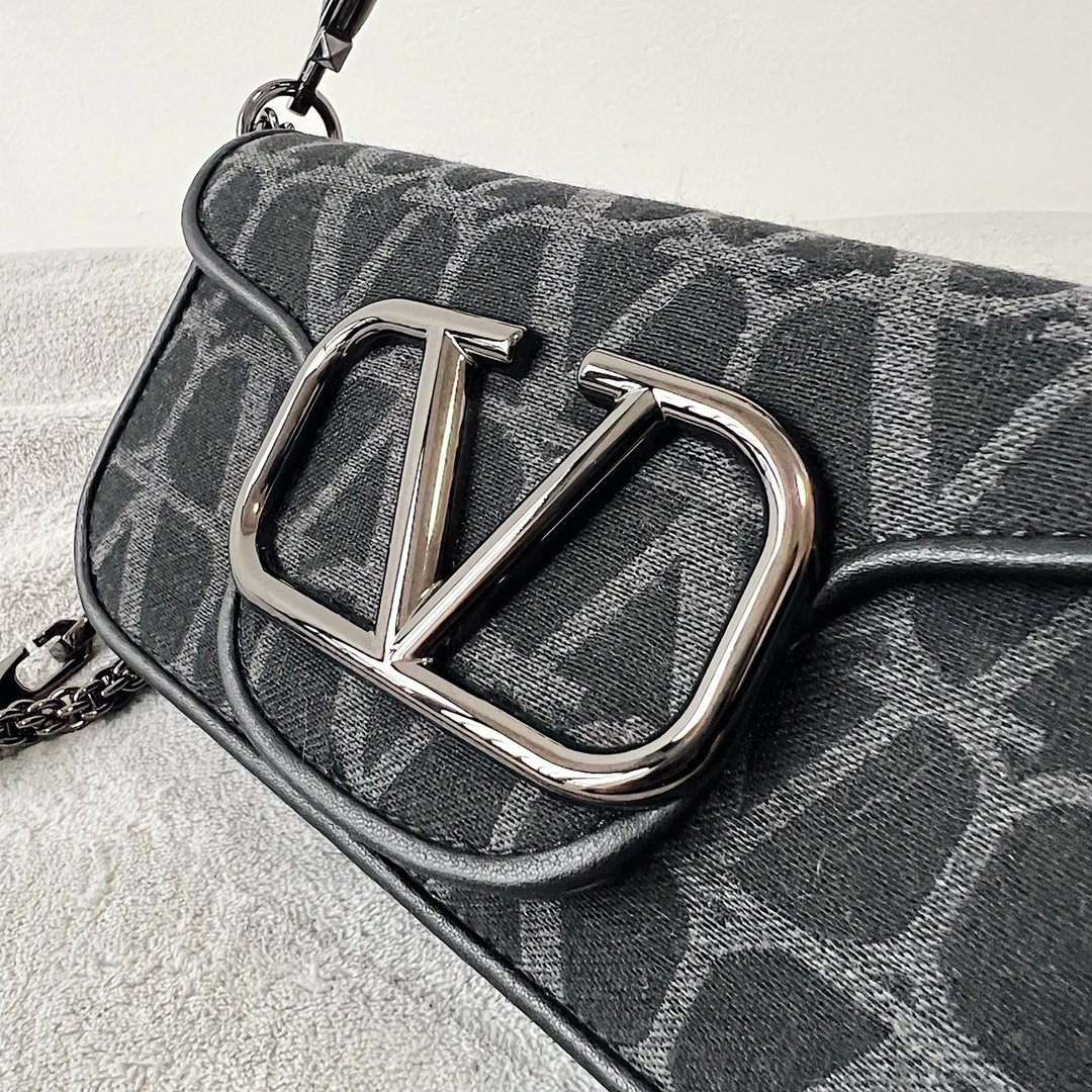 Valentino Garavani Mini Loc-20x 11x5CM