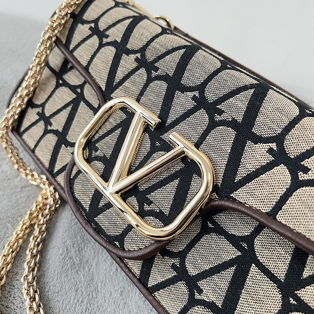 Valentino Garavani Loc-27*13*6CM