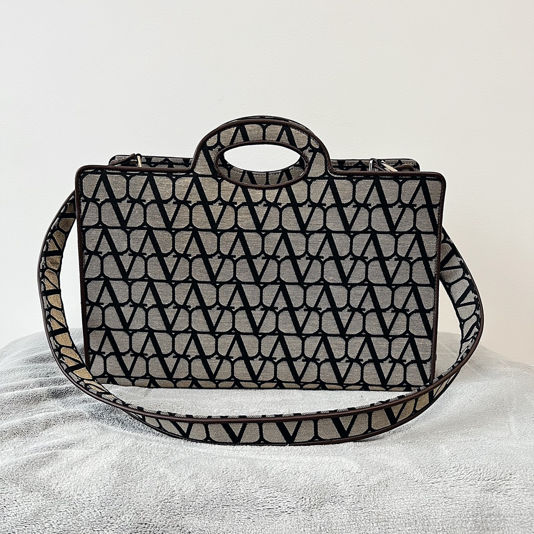 Valentino Garavani La Troisième Toile Iconographe -40*25*17CM