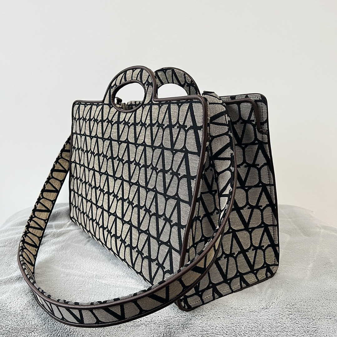 Valentino Garavani La Troisième Toile Iconographe -40*25*17CM