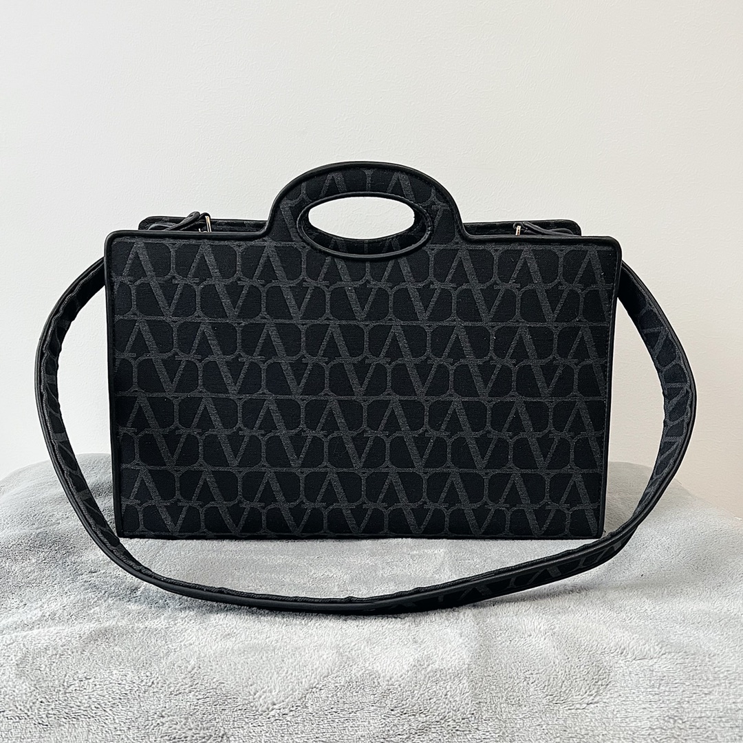 Valentino Garavani La Troisième Toile Iconographe -40*25*17CM