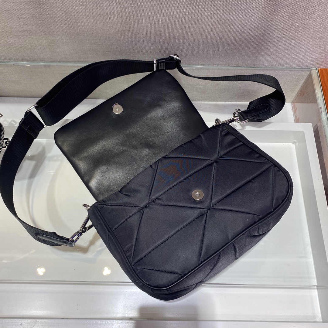 Prada Bag 1BD292-21*16*7CM Prada Bag 1BD292-21*16*7CM