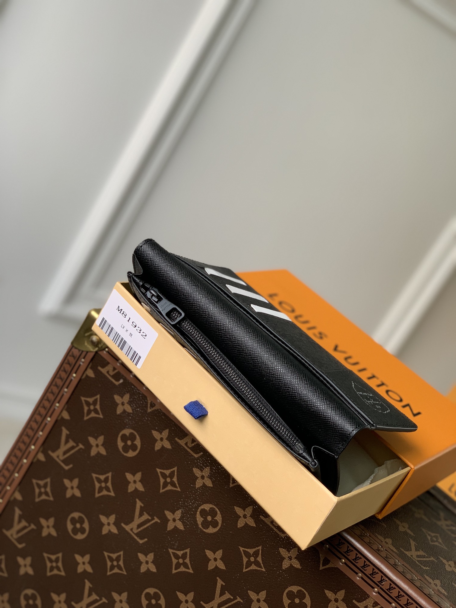 Louis Vuitton Wallet M81980-19 x 10.5 x 2 CM