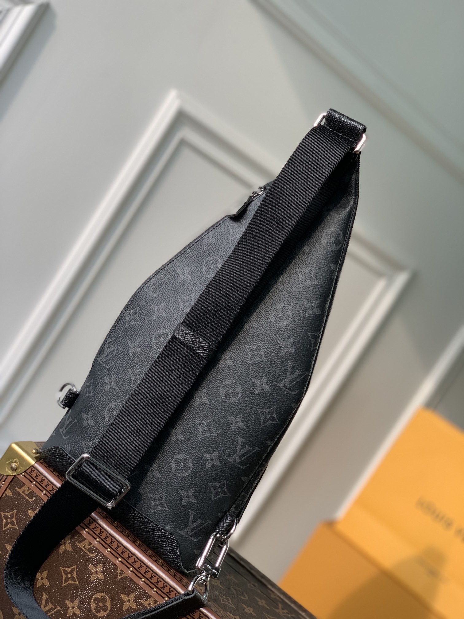 Louis Vuitton Duo Shoulder Bag M30936-20 x 42 x 6CM