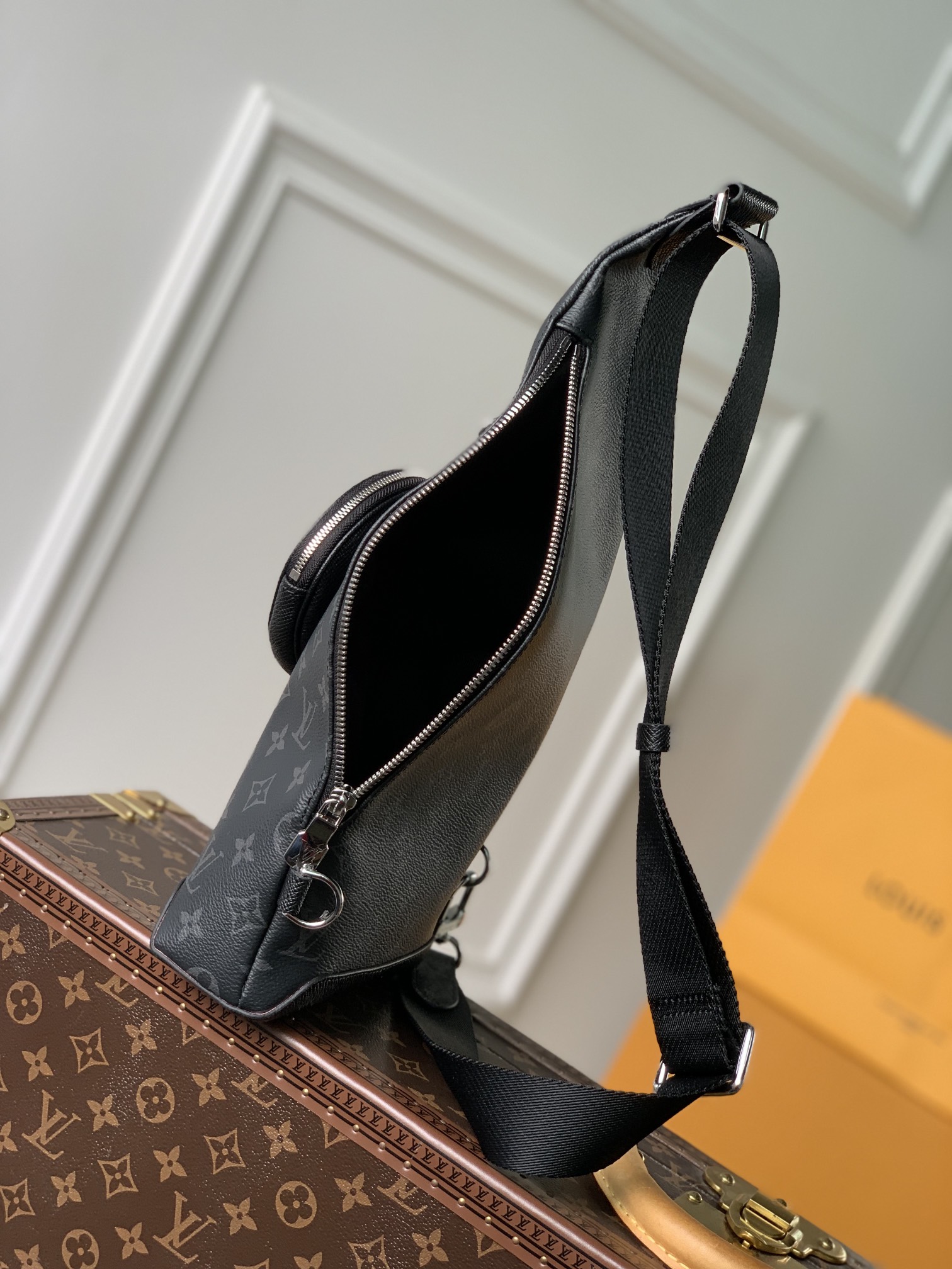 Louis Vuitton Duo Shoulder Bag M30936-20 x 42 x 6CM
