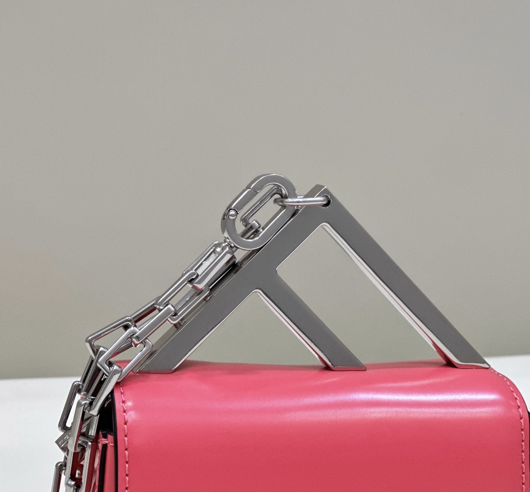 Fendi Nano F Bag-13*5.5*7CM