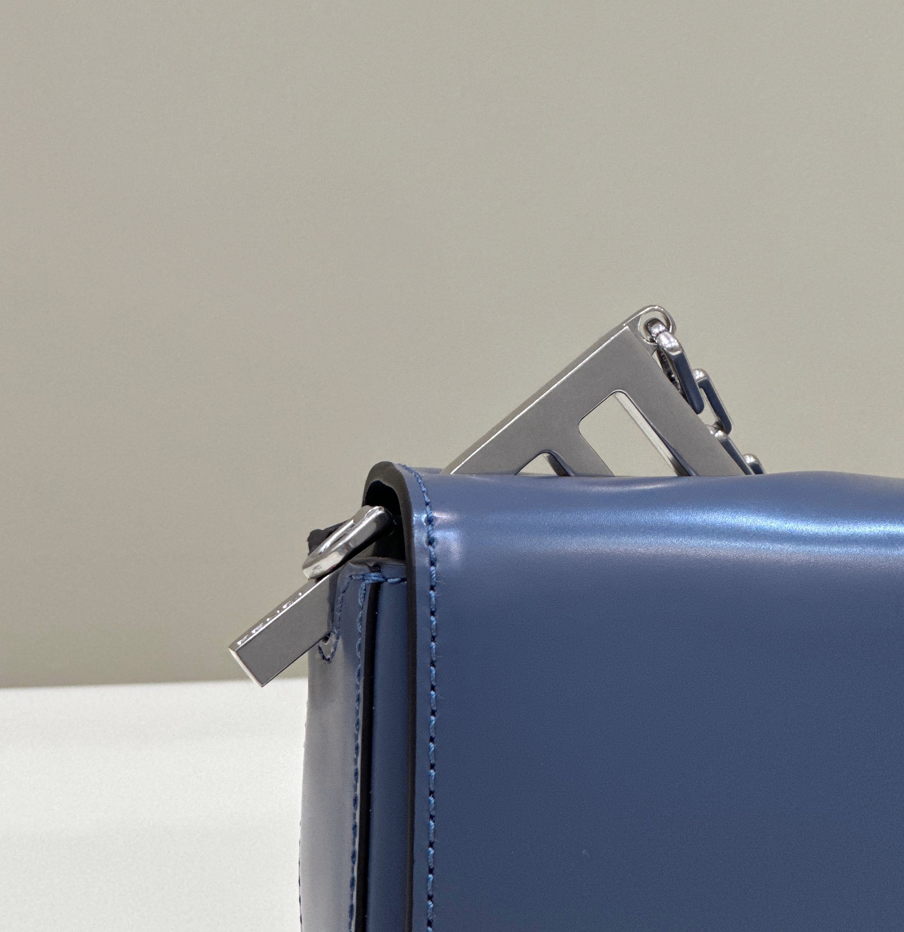 Fendi Nano F Bag-23*7*13CM