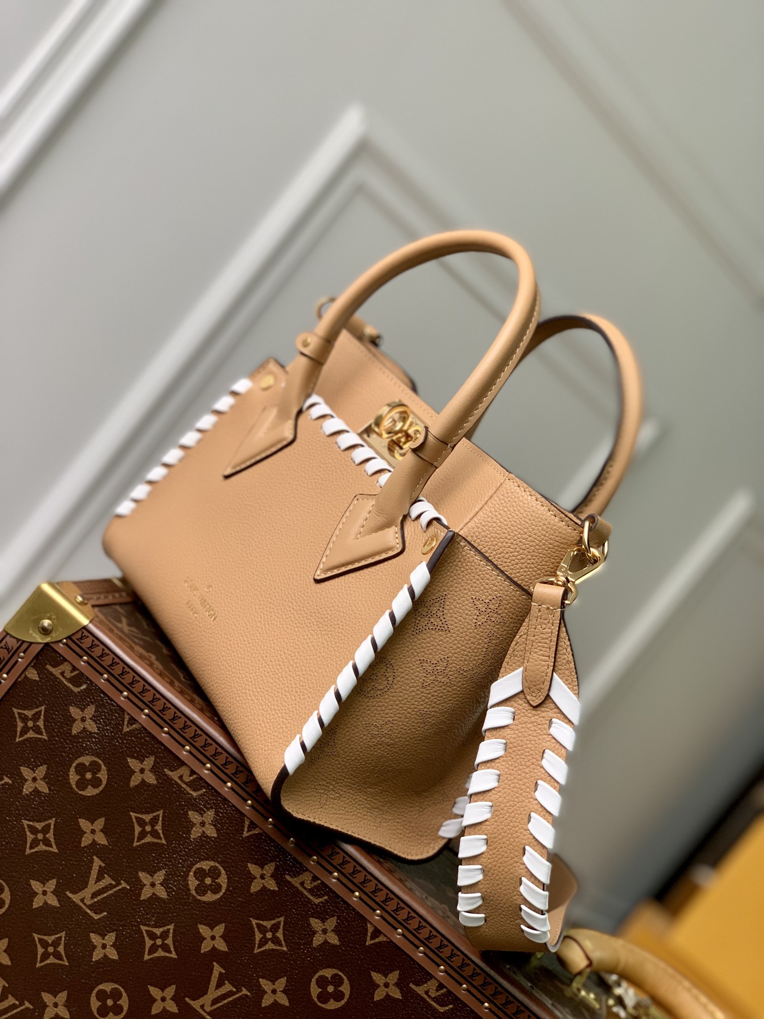 Louis Vuitton On My Side Tote Bag-25*20*12CM
