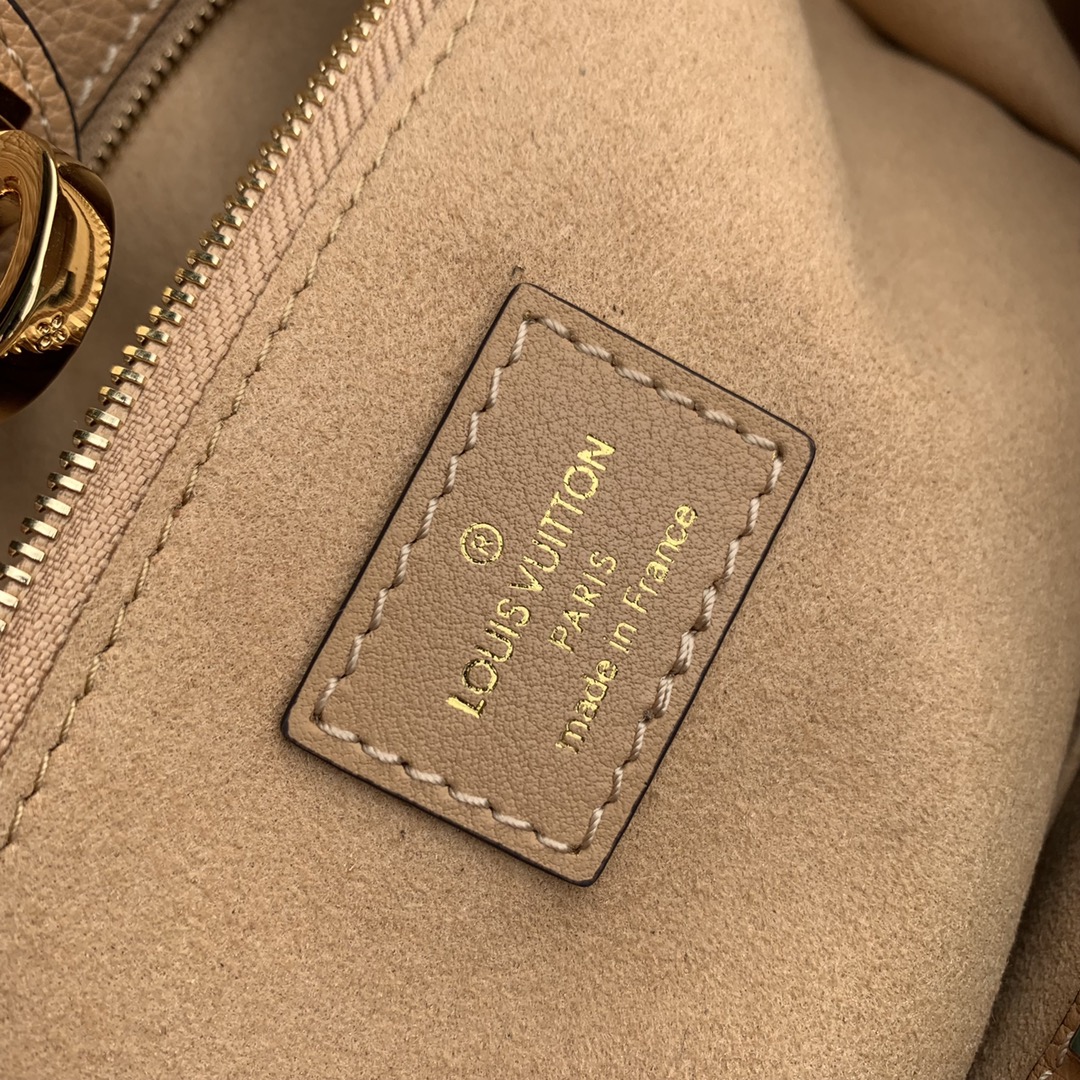 Louis Vuitton On My Side Tote Bag-25*20*12CM Louis Vuitton On My Side Tote Bag-25*20*12CM