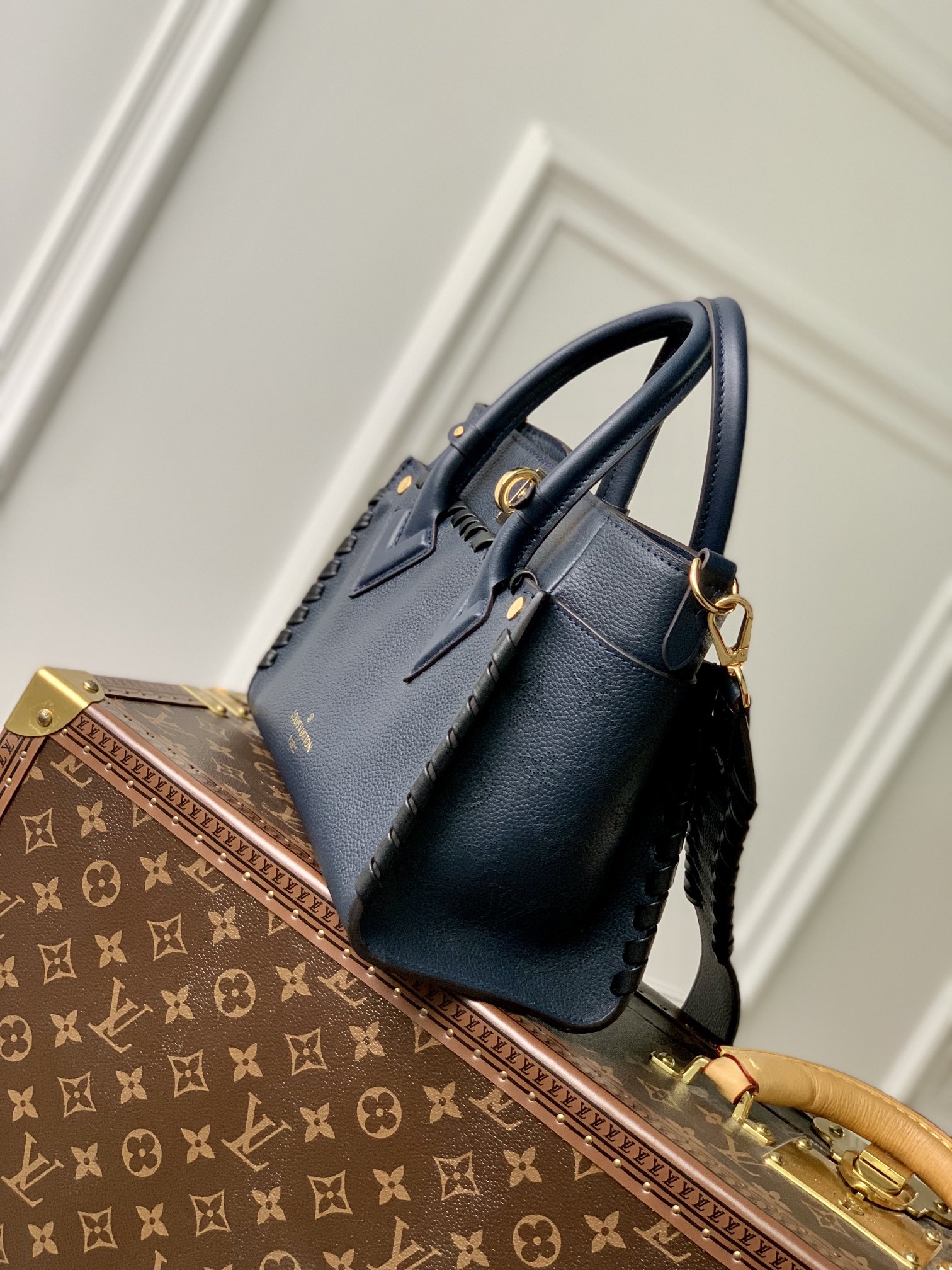 Louis Vuitton On My Side Tote Bag-25*20*12CM