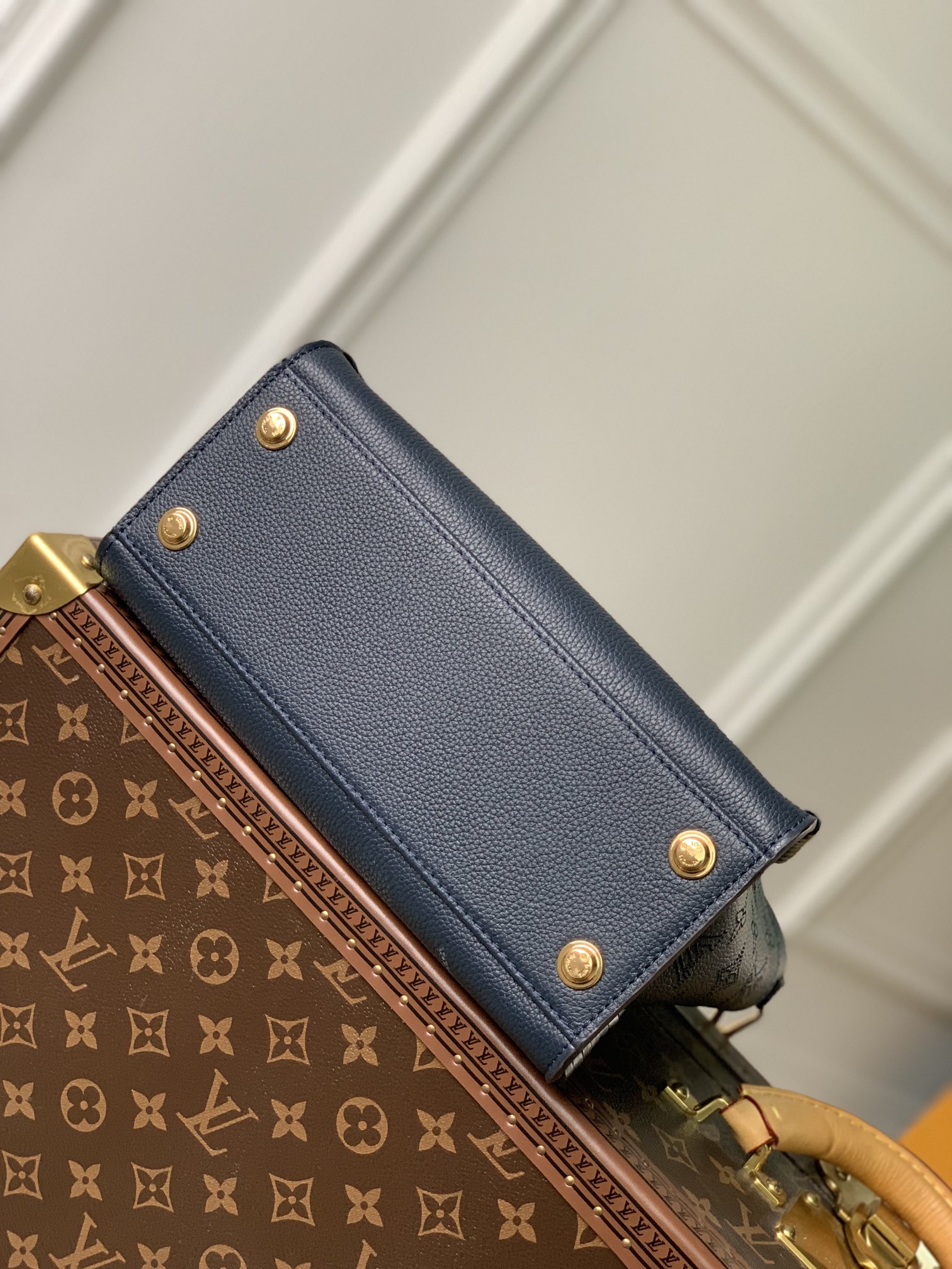 Louis Vuitton On My Side Tote Bag-25*20*12CM
