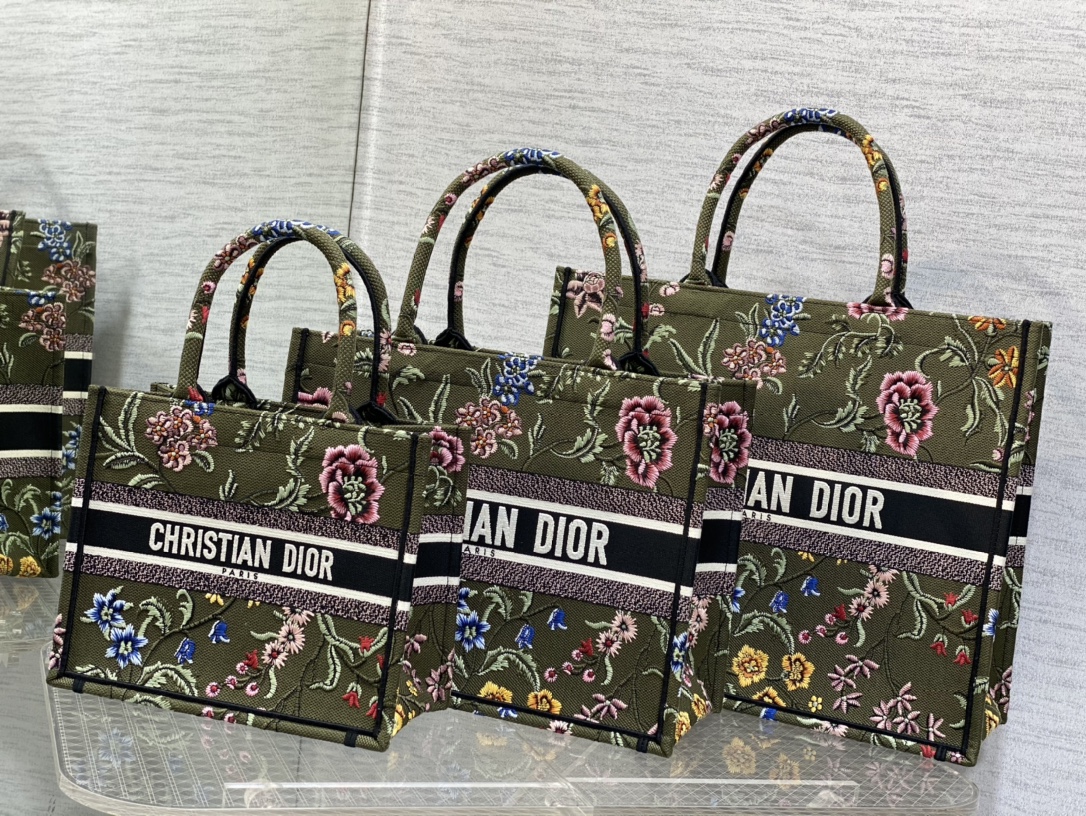 Diro Book Tote