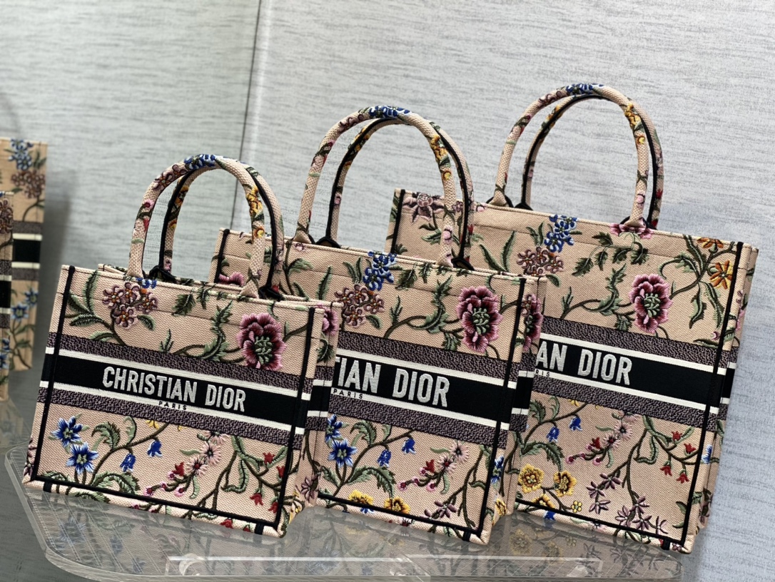 Diro Book Tote