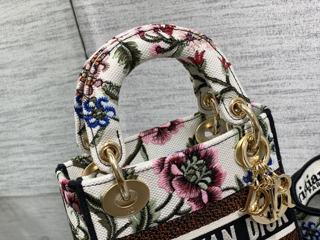 Lady Diro-17*15*8CM
