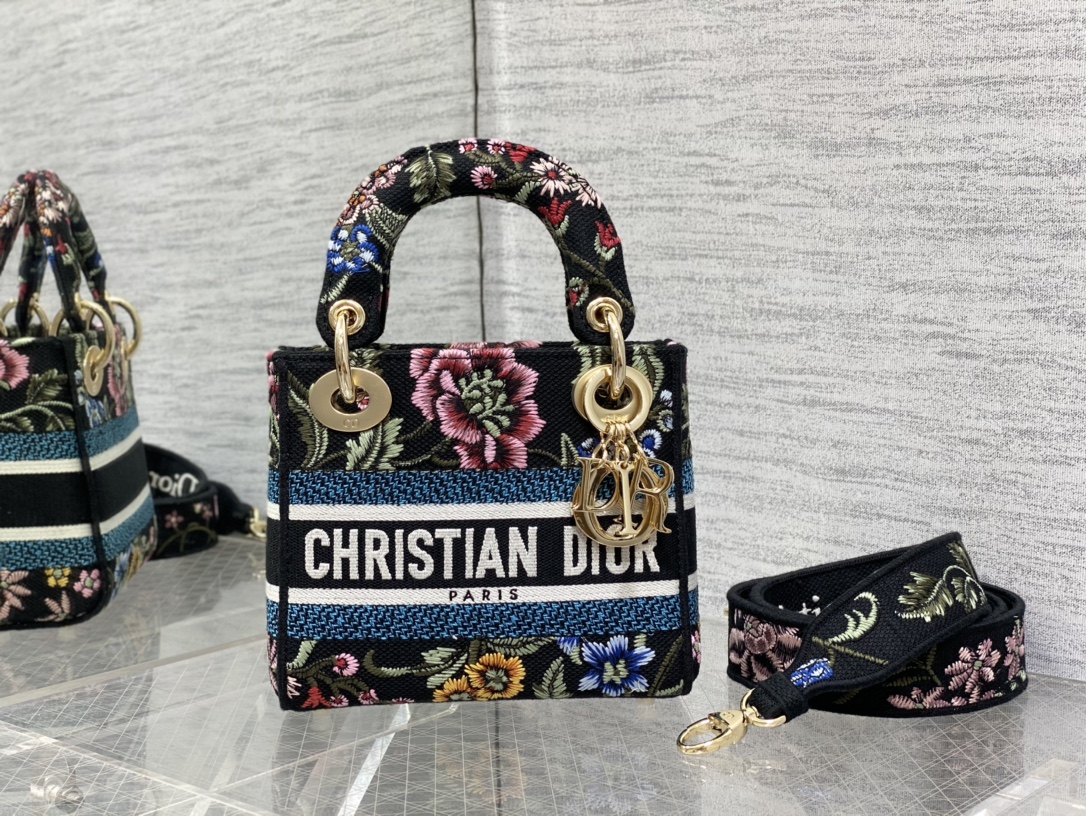 Lady Diro-17*15*8CM