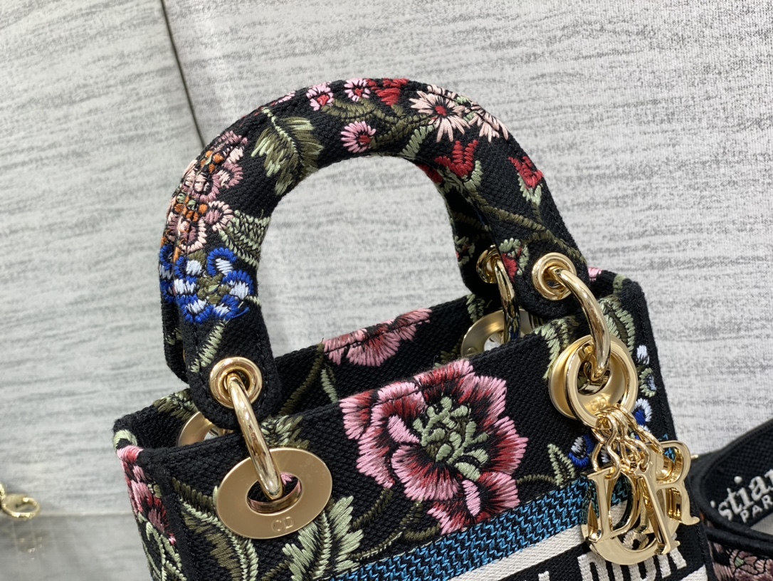 Lady Diro-17*15*8CM