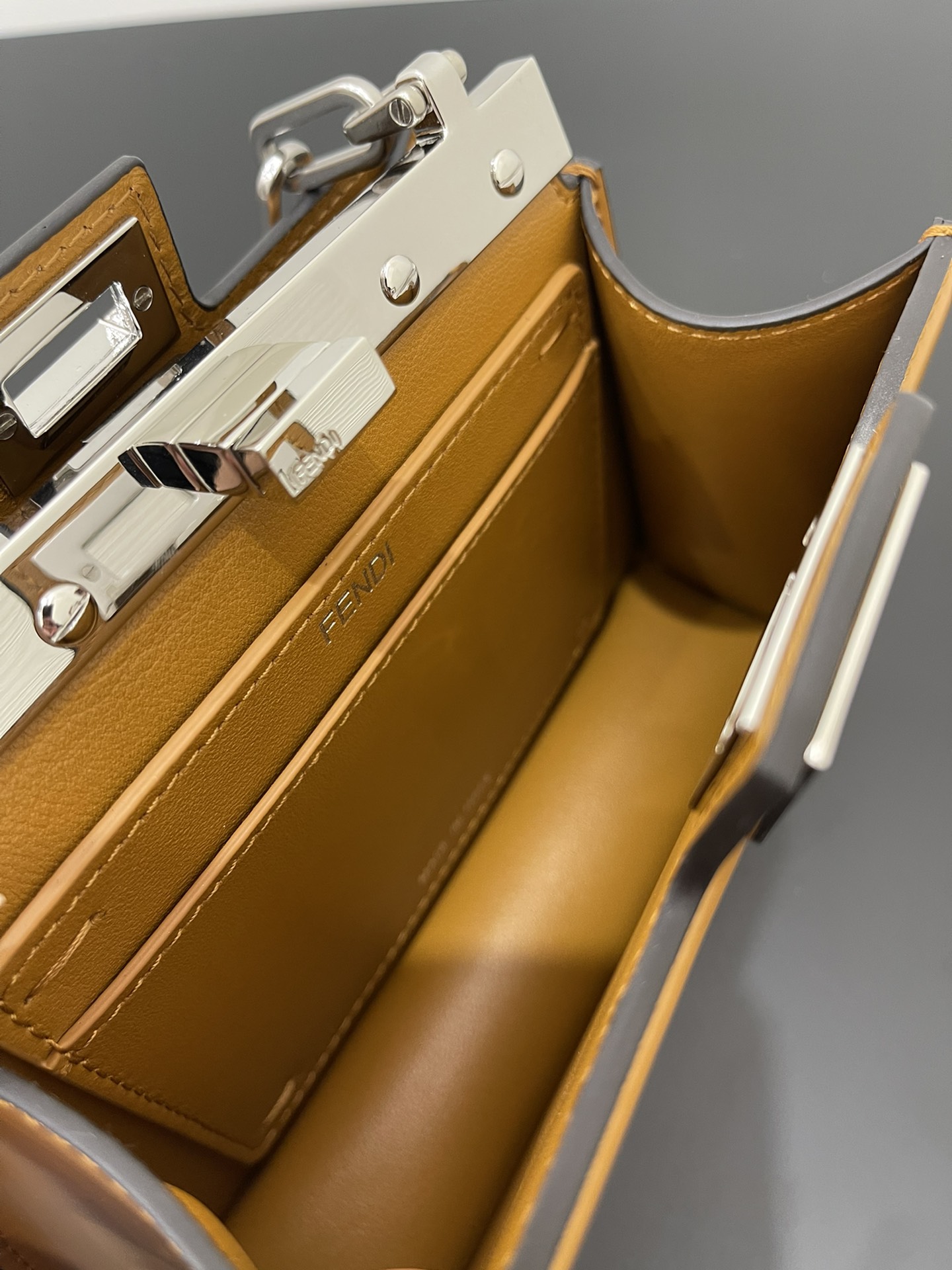 Fendi Peekaboo ISeeU-20.5x11x14CM