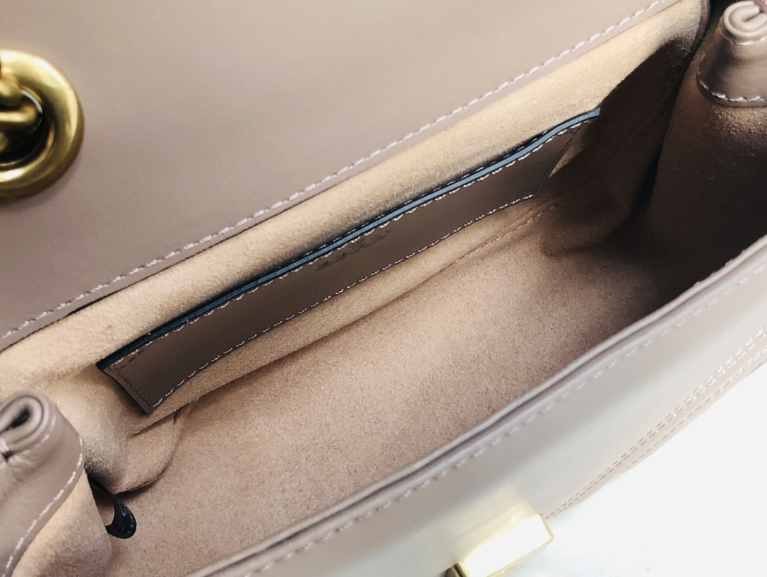 Gucci Marmont Bag-18*13.5*8CM Gucci Marmont Bag-18*13.5*8CM
