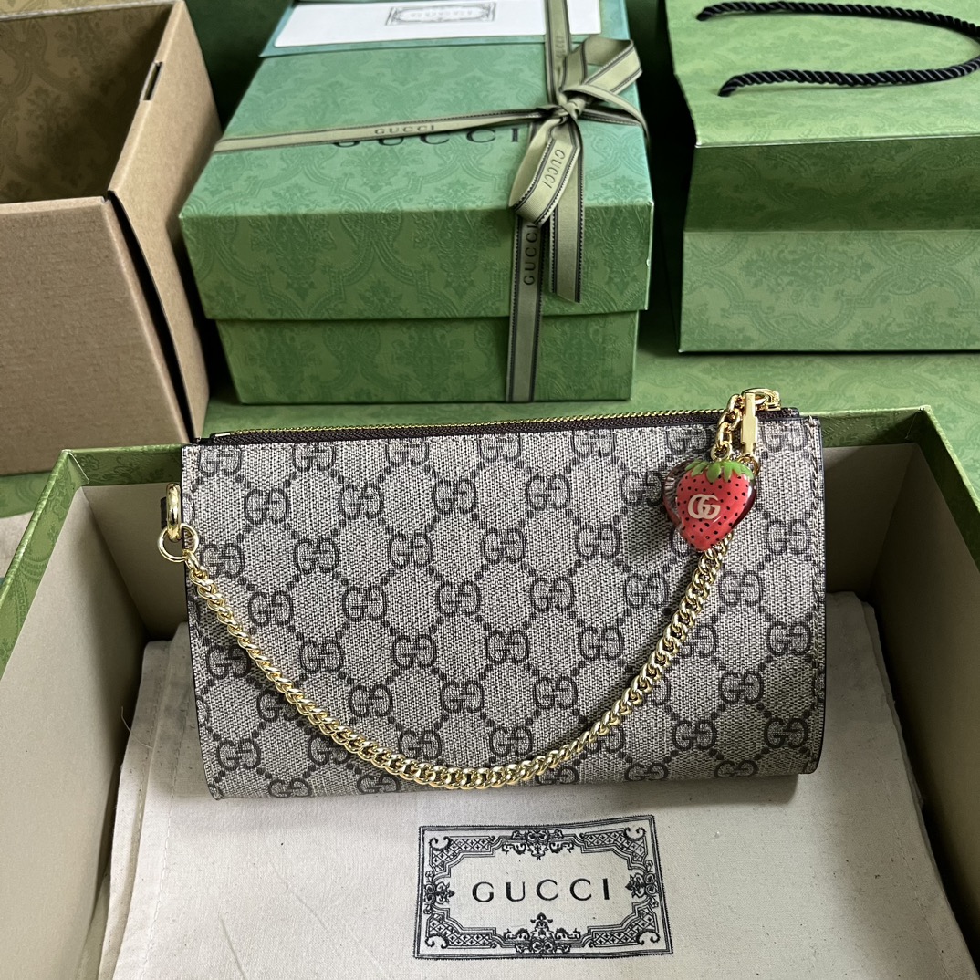 Gucci Strawberry Wristlet Bag-20*13.2*2CM