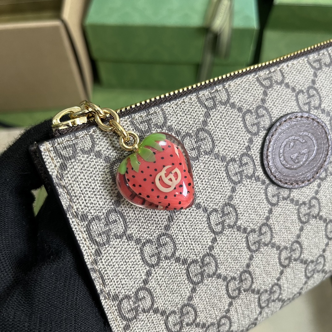 Gucci Strawberry Wristlet Bag-20*13.2*2CM