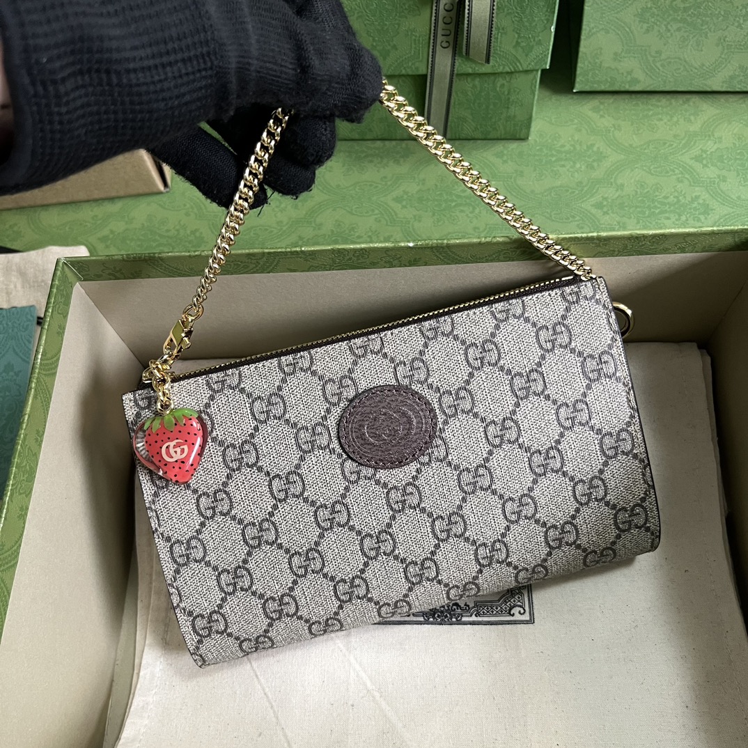 Gucci Strawberry Wristlet Bag-20*13.2*2CM