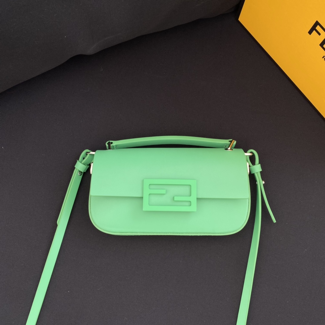 FendI Baguette Bag-19×14×4CM