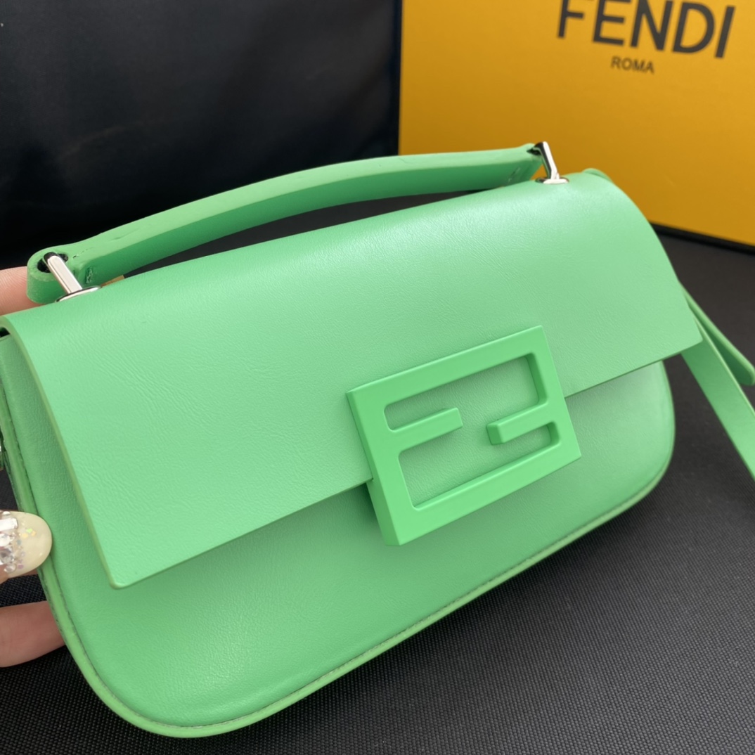 FendI Baguette Bag-19×14×4CM