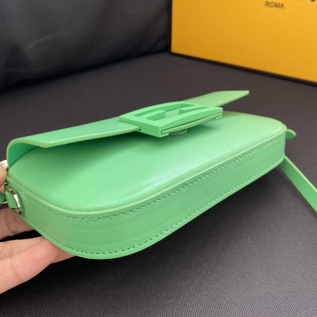FendI Baguette Bag-19×14×4CM