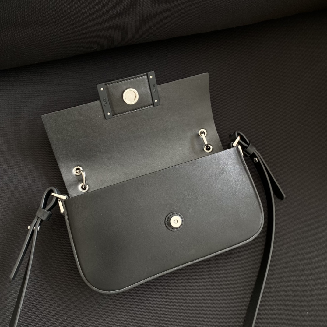 FendI Baguette Bag-19×14×4CM