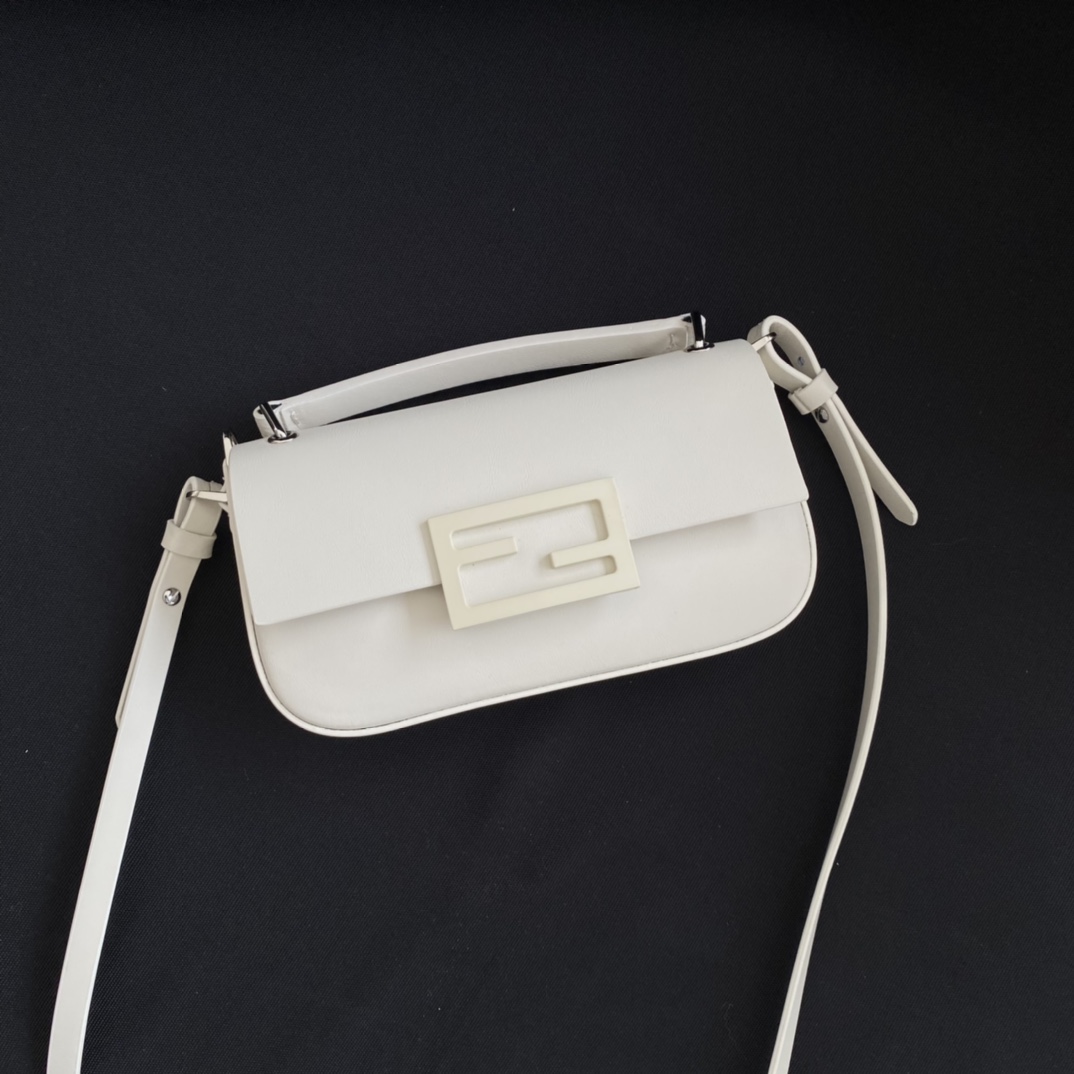 FendI Baguette Bag-19×14×4CM