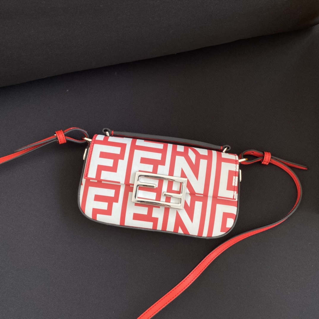 FendI Baguette Bag-19×14×4CM