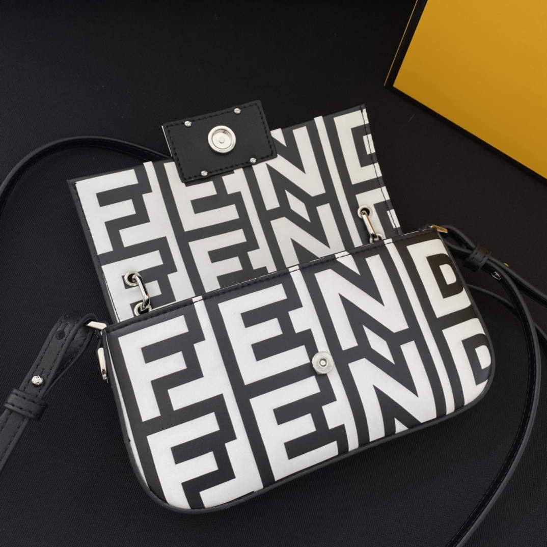 FendI Baguette Bag-19×14×4CM