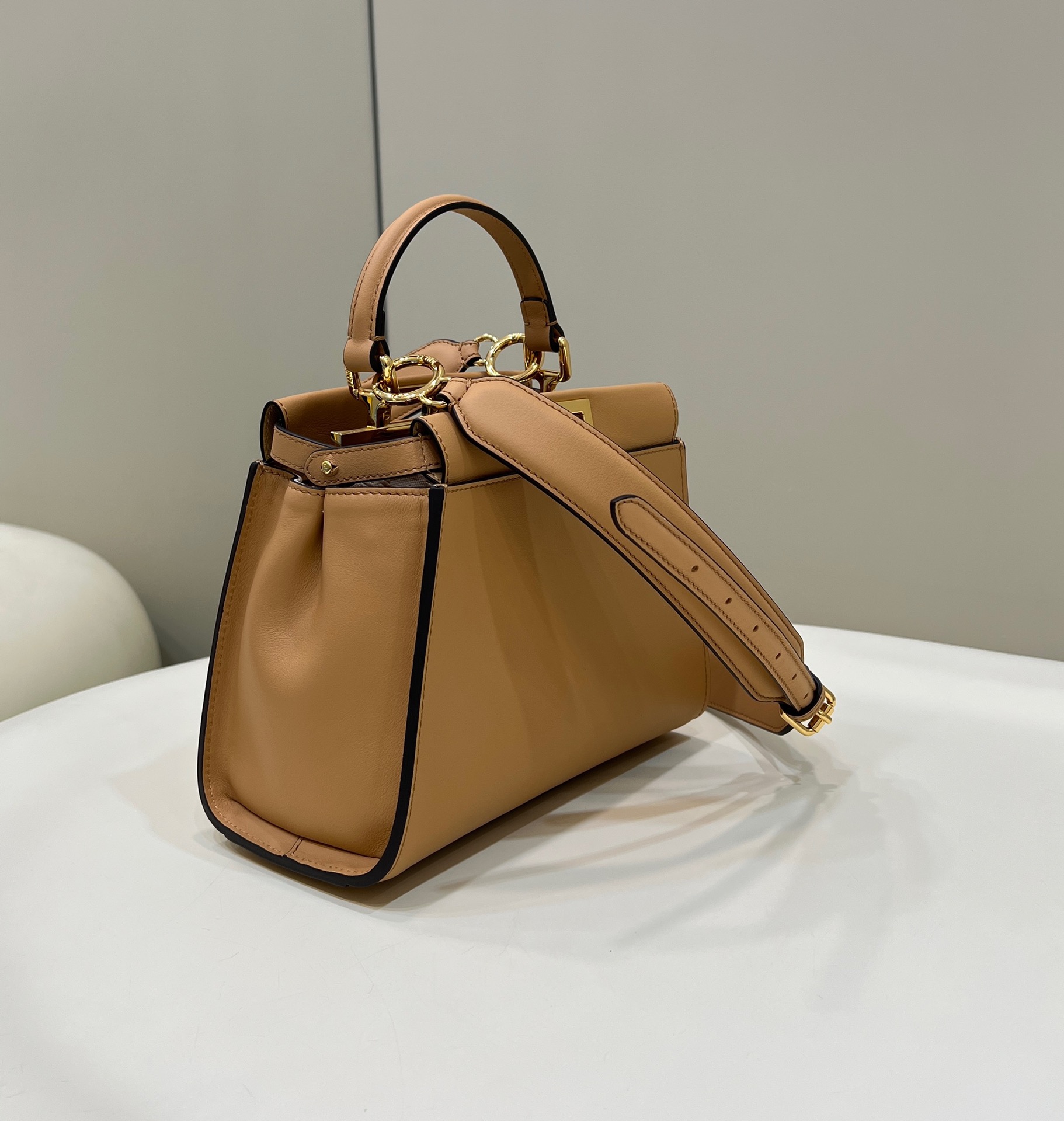 Fendi PeekabooTote-23CM