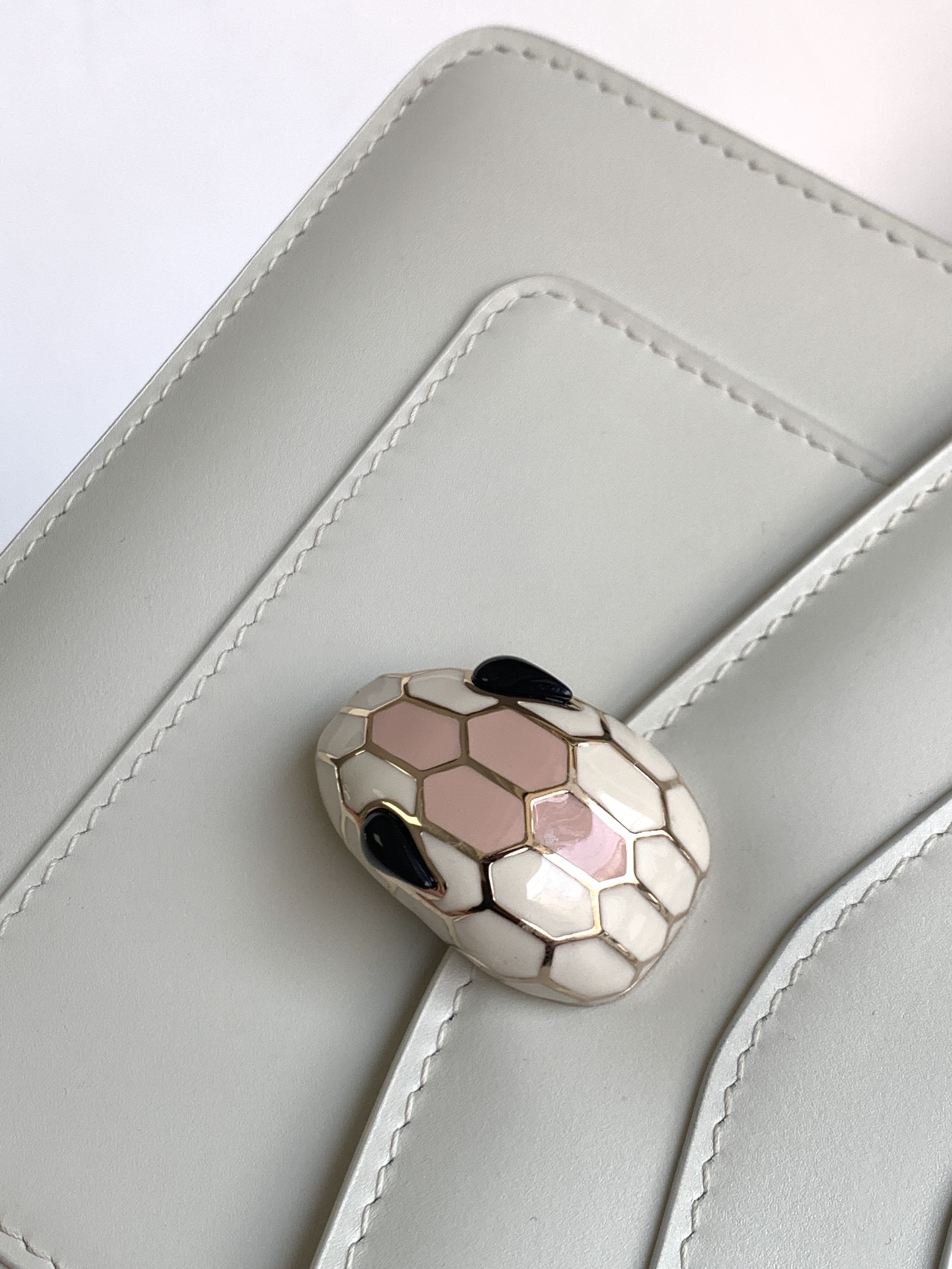 Bvlgari Serpenti Forever Bag-18*15*9.5CM