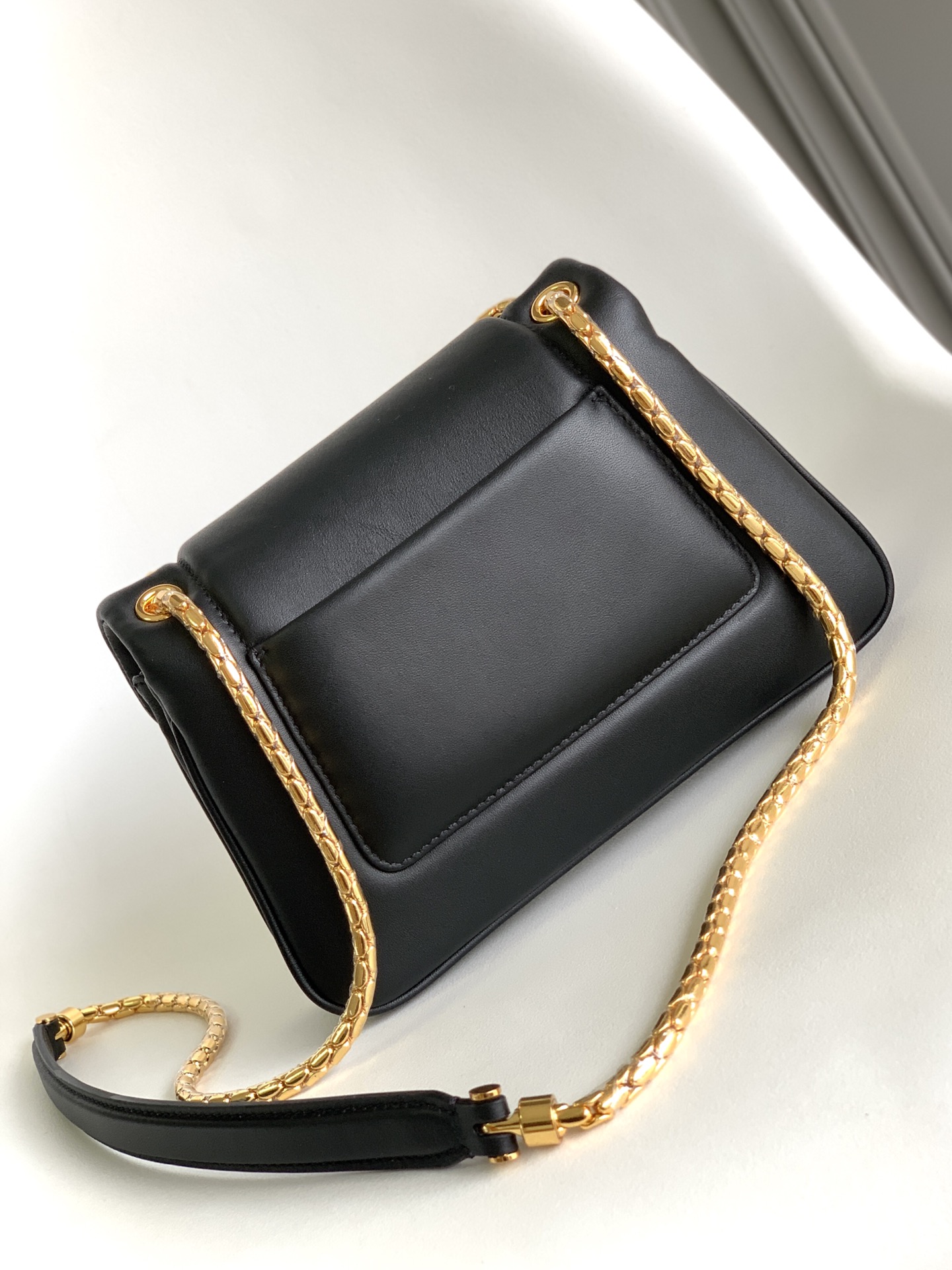 Bvlgari Serpenti Reverse-22.5*15*7CM
