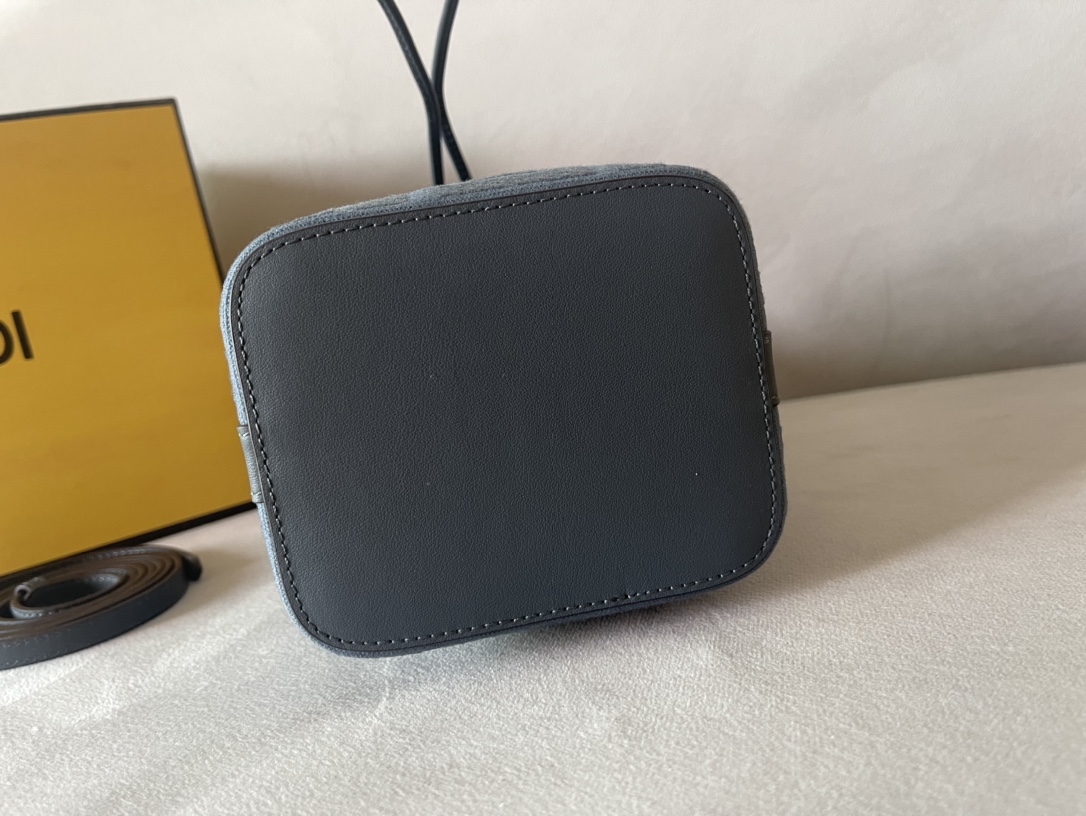 Fendi Mini Mon Tresor Bag -12x18x10CM