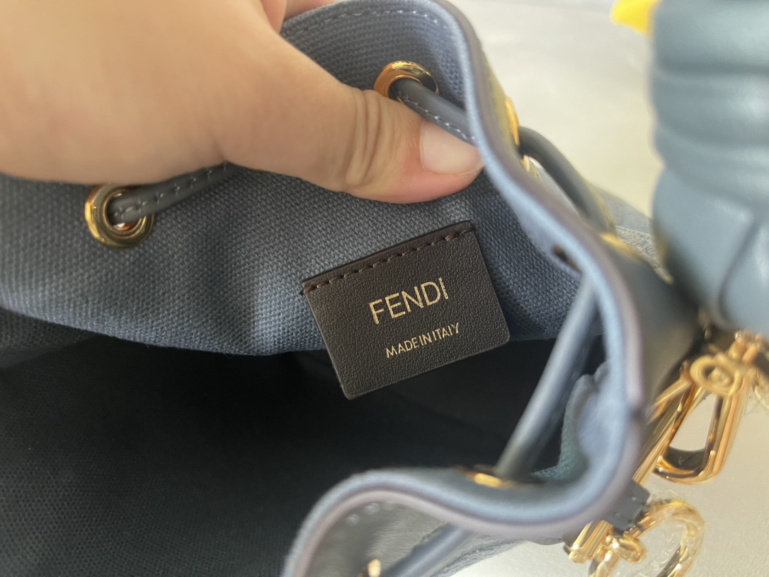 Fendi Mini Mon Tresor Bag -12x18x10CM